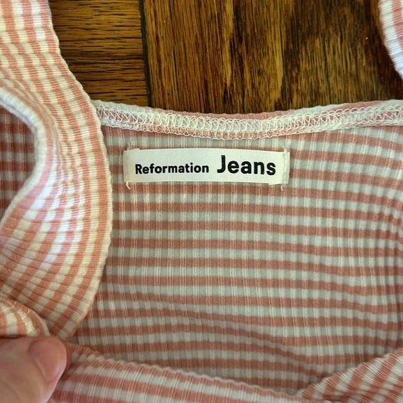 Reformation size S striped crop gable top - Picture 3 of 4